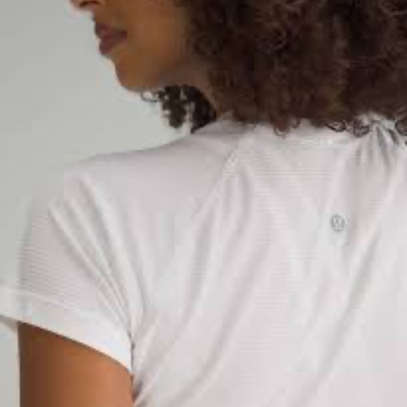 Like New Lululemon Swiftly Tech Cropped Short-Sleeve Shirt 2.0 White Sz 12 - Picture 4 of 5